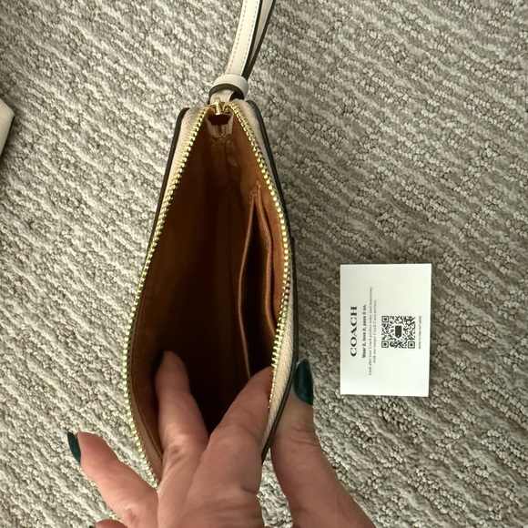 Coach Chalk Pebble Leather Tote with Signature Zip Wallet - Picture 13 of 14